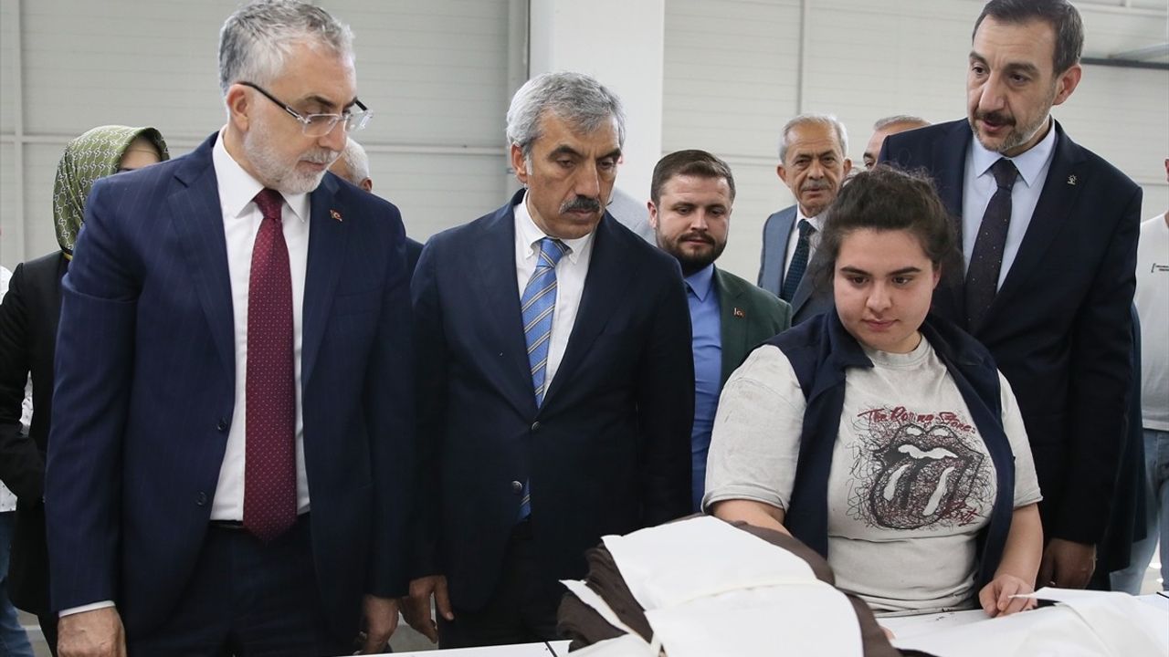 Bakan Işıkhan, Kilis'te çeşitli temaslarda bulundu