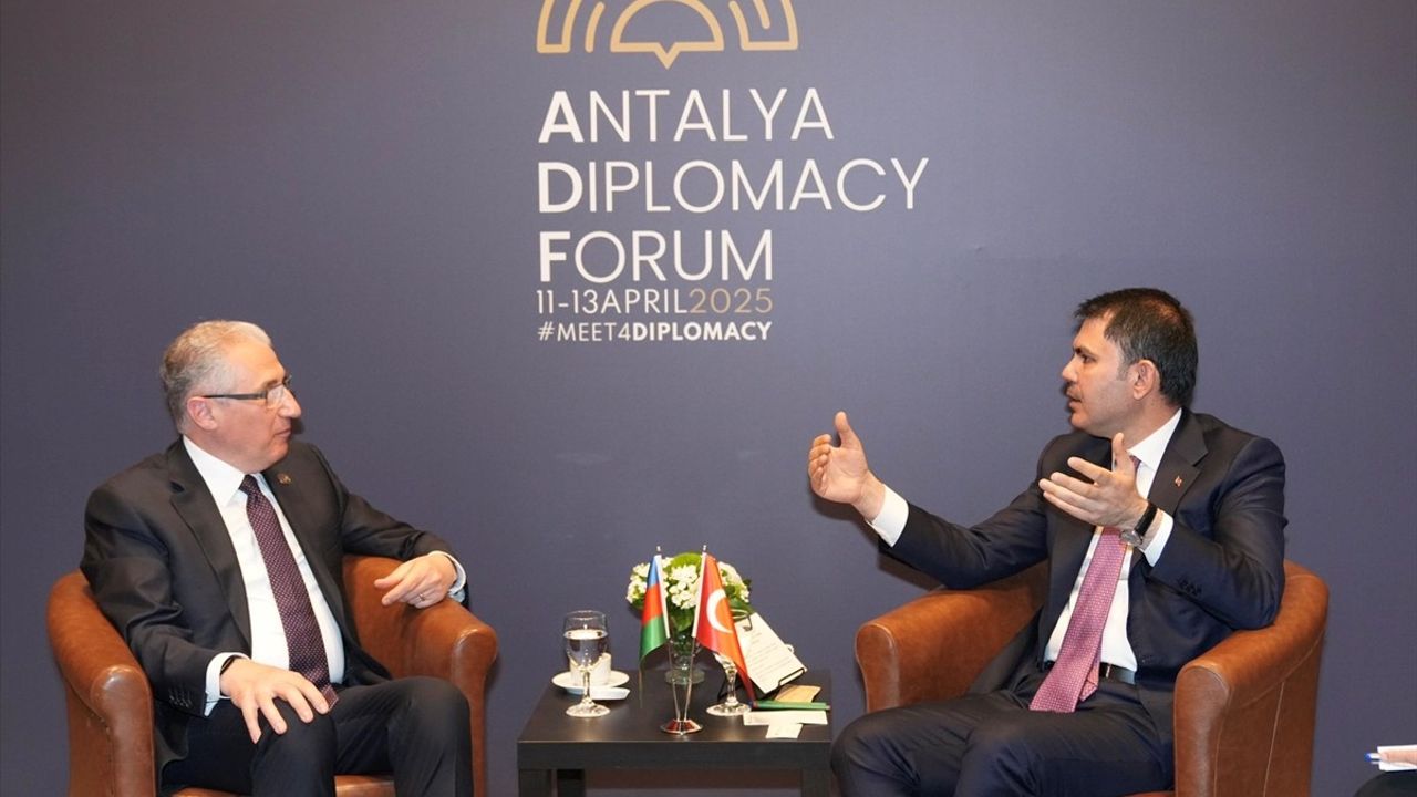 Bakan Kurum, Azerbaycan Ekoloji ve Doğal Kaynaklar Bakanı Babayev ile Görüştü