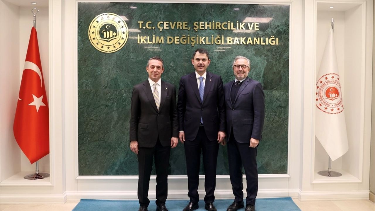 Bakan Kurum, Fenerbahçe Başkanı Ali Koç'u Kabul Etti