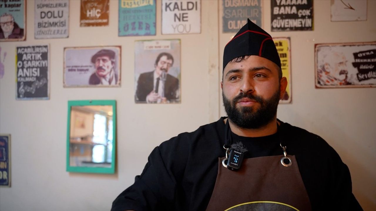 Bakan Kurum, Hatay'daki Uzun Çarşı Esnafı Nurettin İmren'in Hikayesini Paylaştı