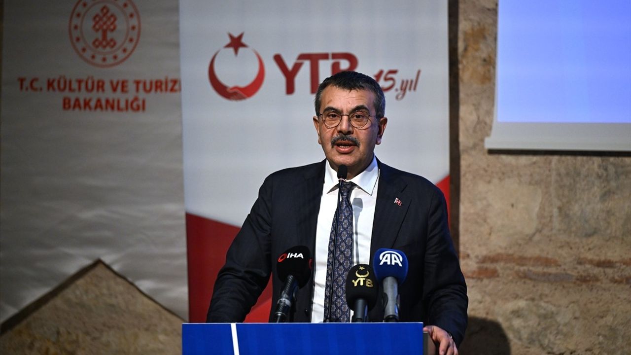 Bakan Tekin, Uluslararası Öğrencilerle İlgili Önemli Açıklamalarda Bulundu