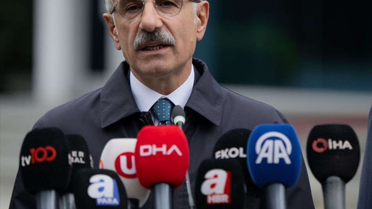Bakan Uraloğlu, GSM Operatörleri ile Depremlerde İletişim Kapasitesini Değerlendirdi