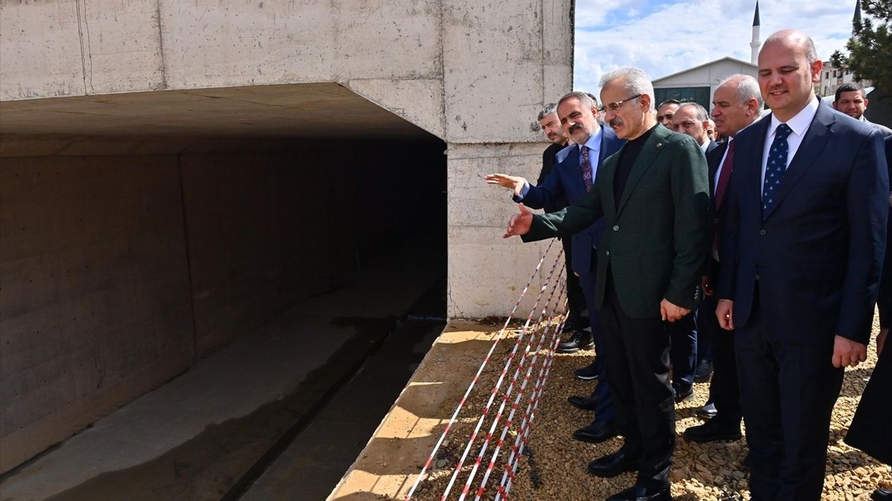 Bakan Uraloğlu, Sincan OSB-Yenikent-Kazan Soda Demiryolu Projesi'ni İnceledi