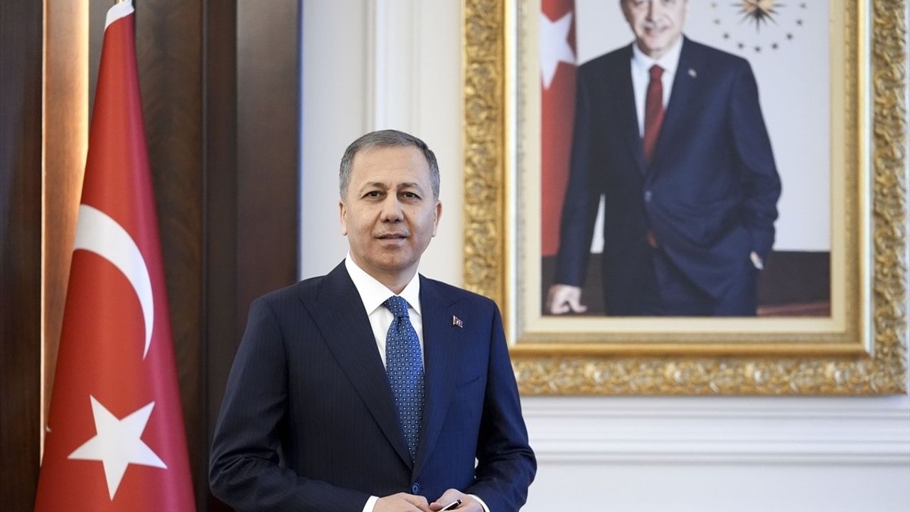 Bakan Yerlikaya, Suriyelilerin Geri Dönüşü ve Düzensiz Göçle Mücadele Üzerine Değerlendirmelerde Bulundu