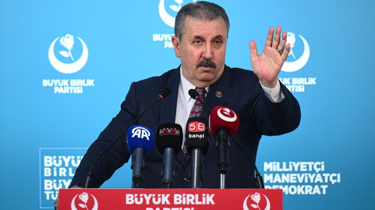 BBP Genel Başkanı Destici'den Özgür Özel'e Tepki ve Dış Ticaret Açığı Değerlendirmesi