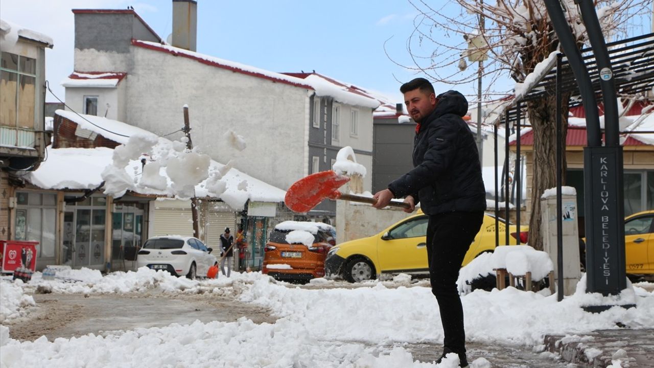 Bingöl'de Kar Yağışı Hayatı Olumsuz Etkisinde Tutuyor