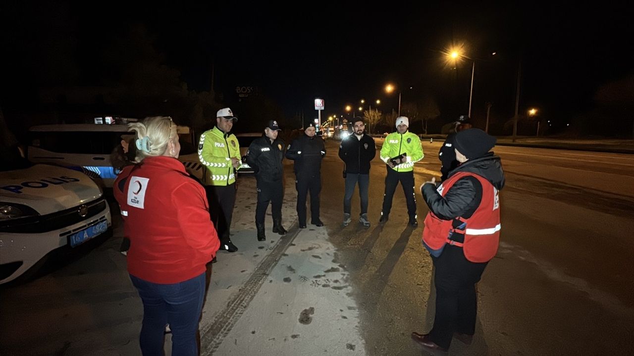 Bolu'da Görevdeki Polis Memurlarına Çorba İkramı