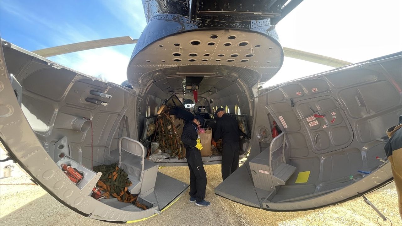 Bolu'da Orman Yangınlarına Müdahale İçin Helikopter Göreve Başladı