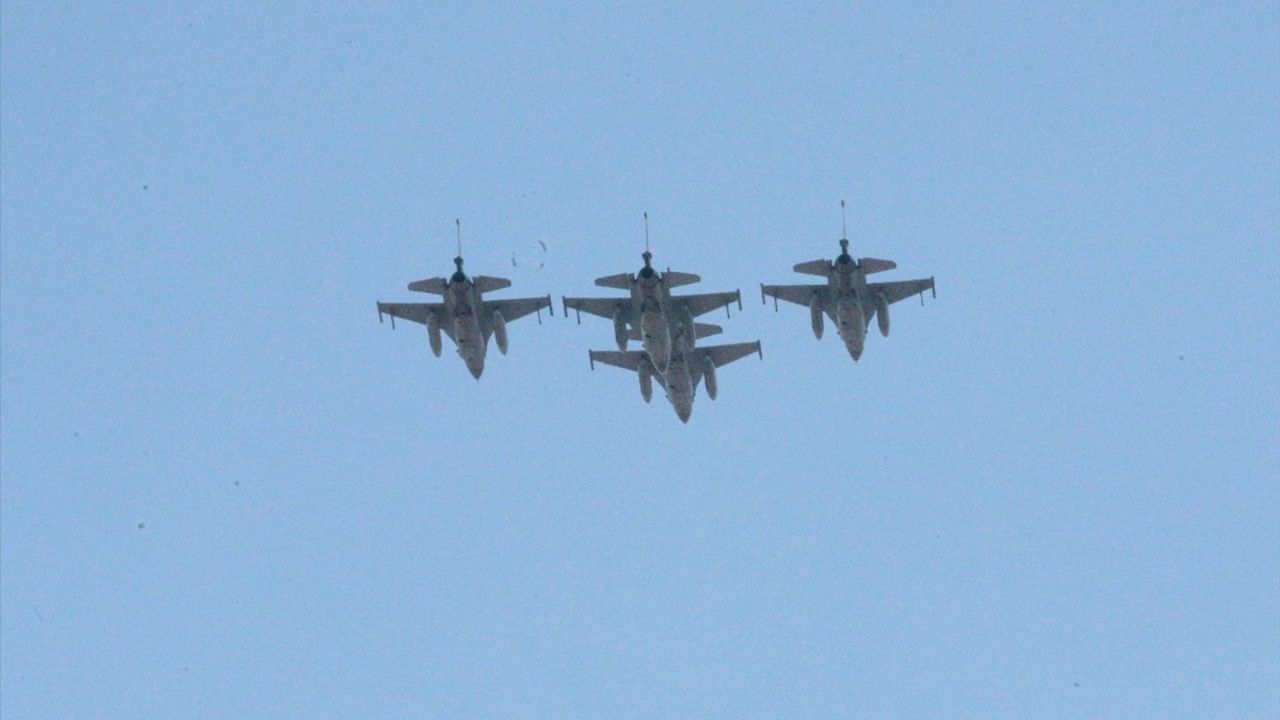 Bolu'da Şehitler Haftası İçin Özel 'Saygı Uçuşu' Düzenlendi