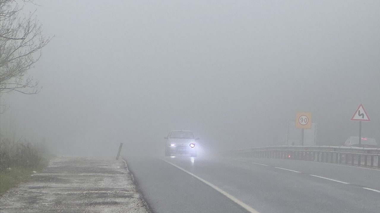 Bolu Dağı'nda Sis Etkili: Görüş Mesafesi Düşüyor