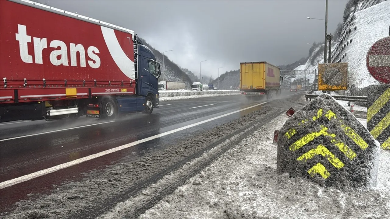 Bolu Dağı'nda Yoğun Kar Yağışı ve Ulaşım Önlemleri