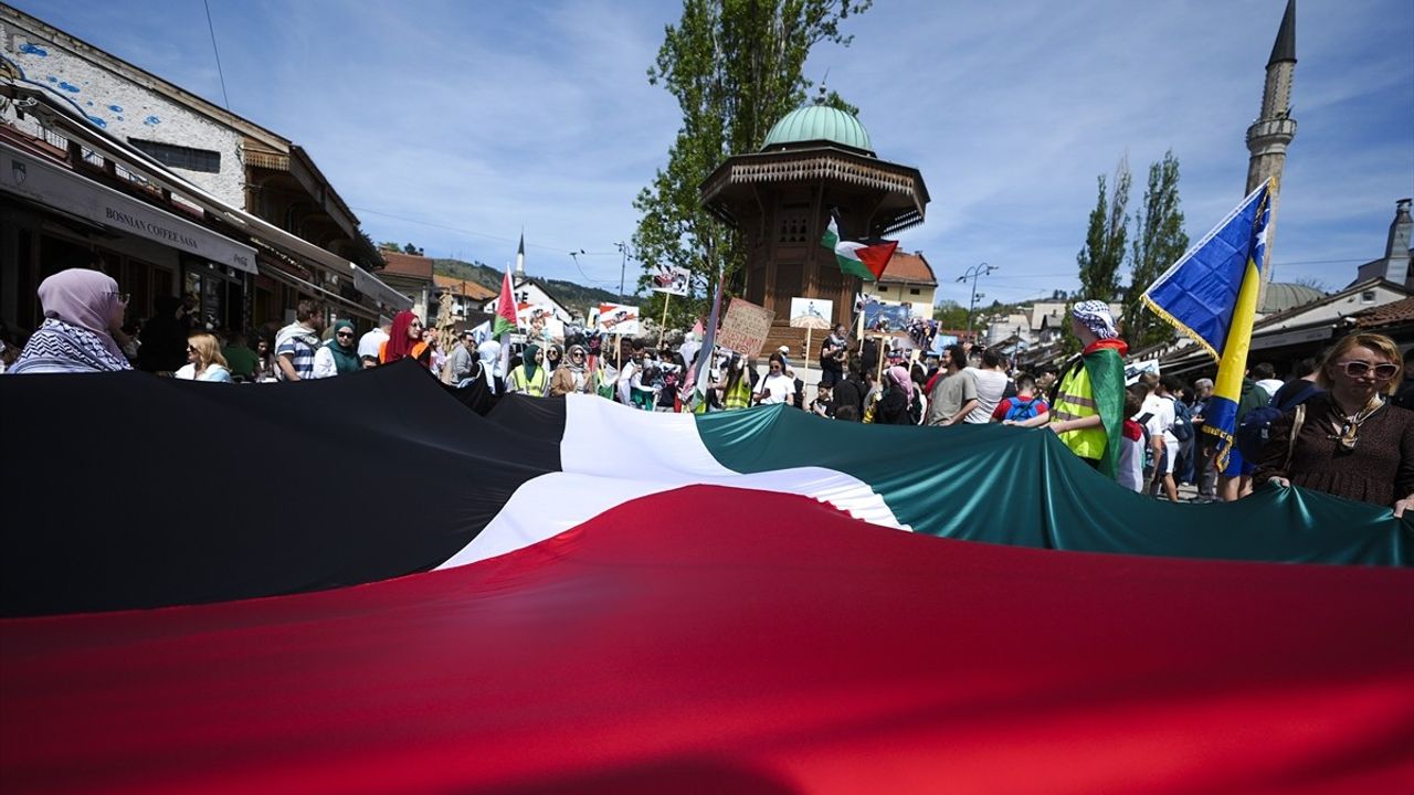 Bosna Hersek'te Gazze'ye Yönelik Saldırılar Protesto Edildi