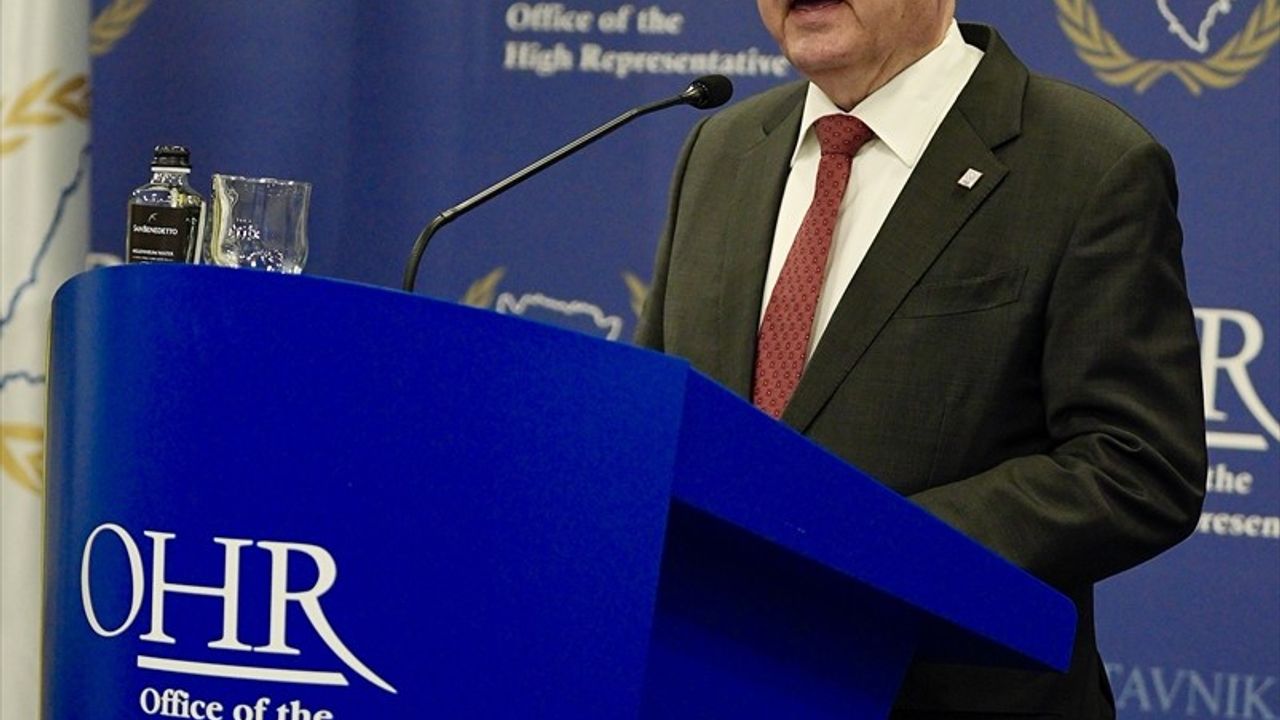 Bosna Hersek Yüksek Temsilcisi, Milorad Dodik'in Partisine Yaptırım Uyguladı