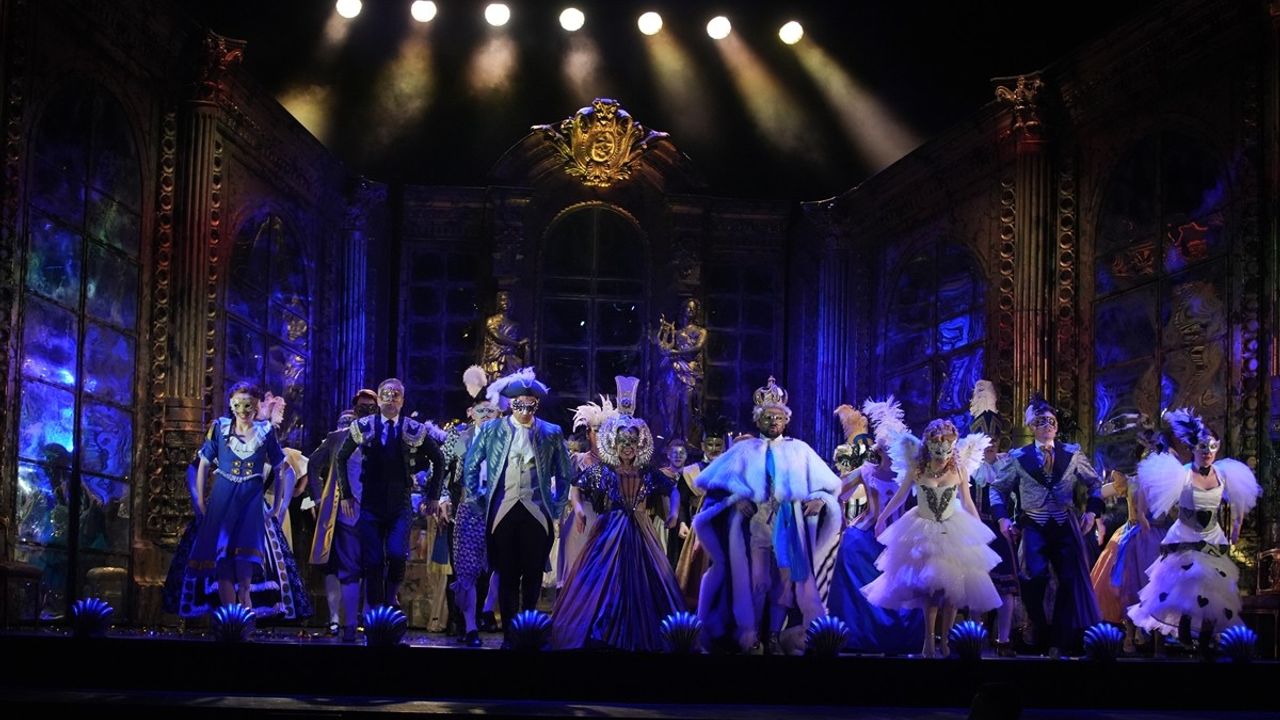 Broadway'in Operadaki Hayalet Müzikali Belgrad'da Sahnelendi