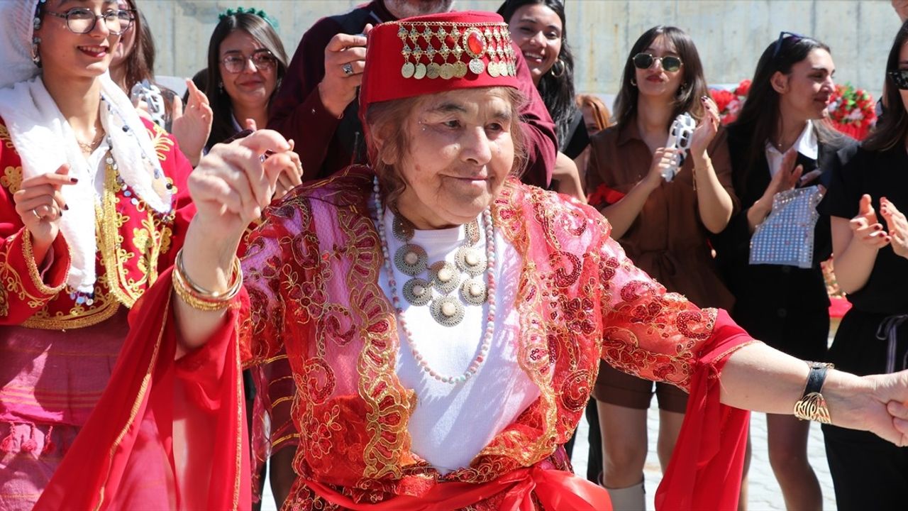 Burdur'da Emine Gülay'ın Kına Gecesi Hayali Gerçekleşti