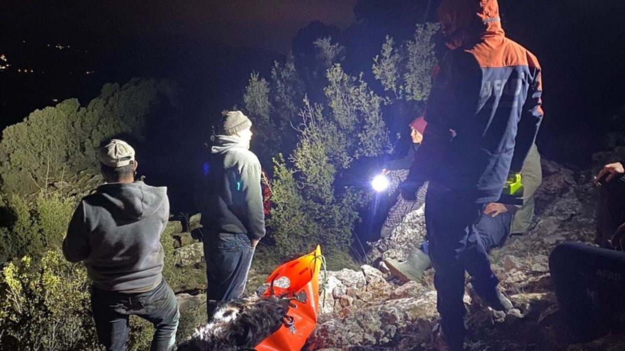 Burdur'da Mahsur Kalan Keçi, AFAD Ekipleri Tarafından Kurtarıldı