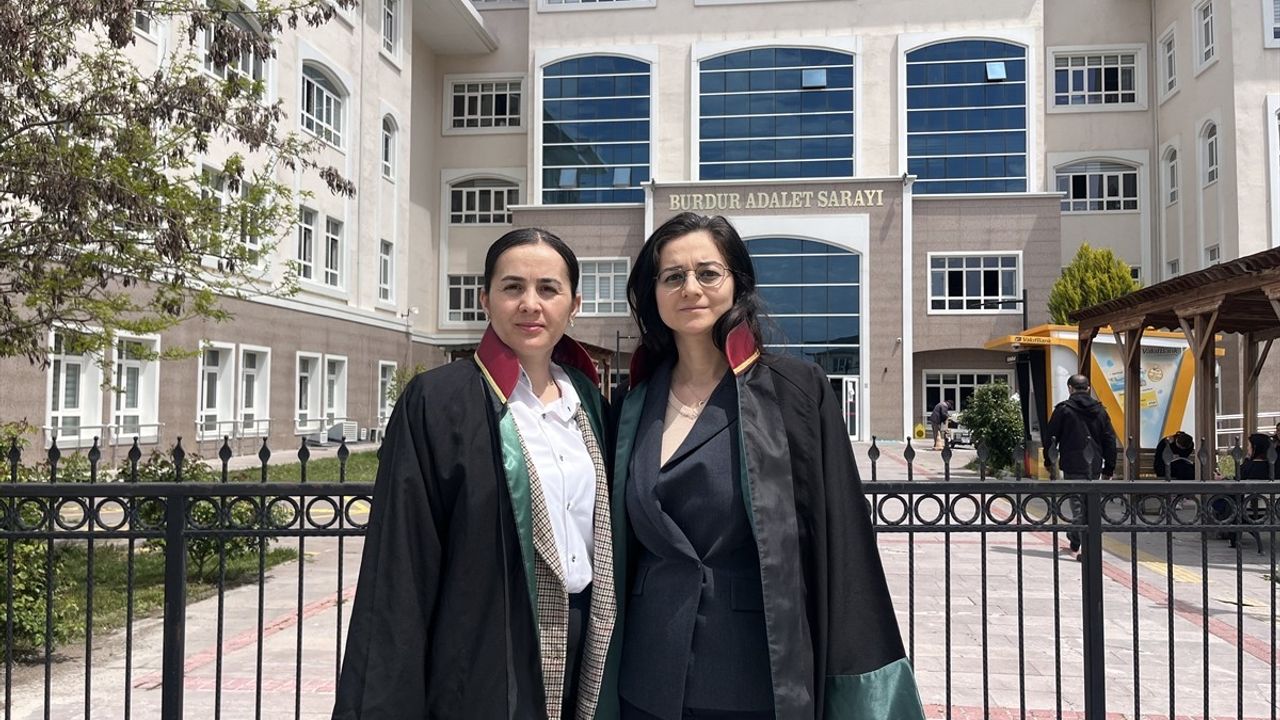 Burdur'da Özlem Şımarık Davası: 9 Sanığın Yargılanmasına Devam Ediliyor