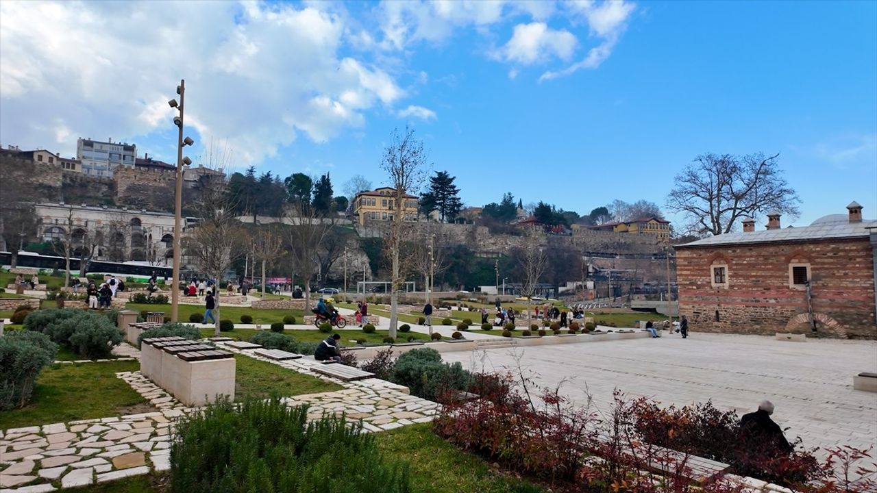 Bursa'daki Tarihi Hanlar Bölgesi Dönüşümü Tamamlandı