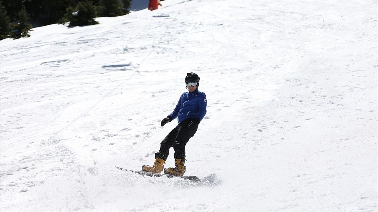 Bursalı Arda Akdeniz, Snowboard Türkiye Şampiyonu Olmayı Hedefliyor