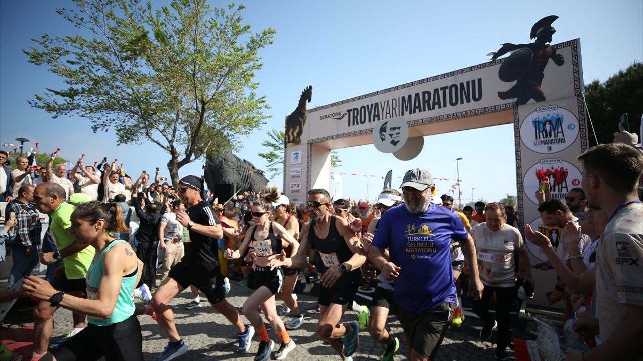 Çanakkale'de Troya Yarı Maratonu Başladı