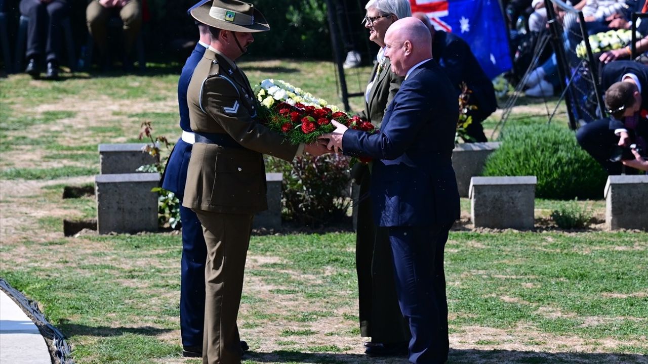 Çanakkale Savaşı'nın 110. Yıldönümünde Lone Pine Anıtı'nda Anma Töreni