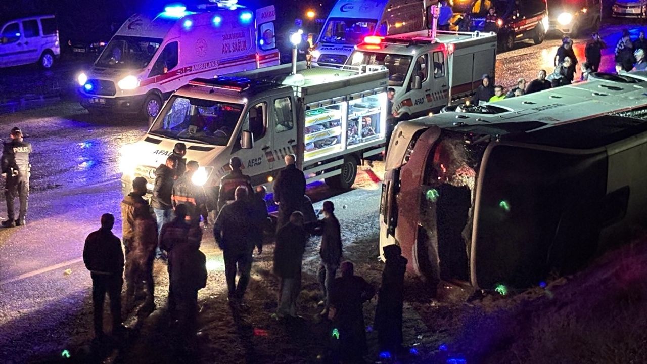 Çankırı'da İşçi Servisi Devrildi: 23 Yaralı