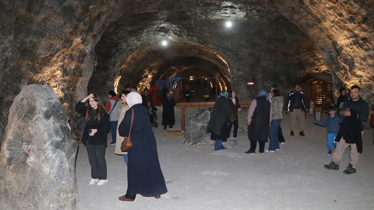 Çankırı Yer Altı Tuz Şehri Bayramda Ziyaretçi Akınına Uğradı