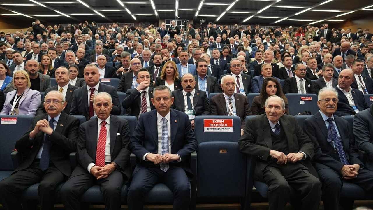 CHP 21. Olağanüstü Kurultayı'na Başladı