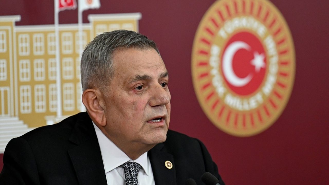 CHP'li Tahsin Ocaklı, Yaş Çay Alım Fiyatlarının Artırılmasını Talep Etti