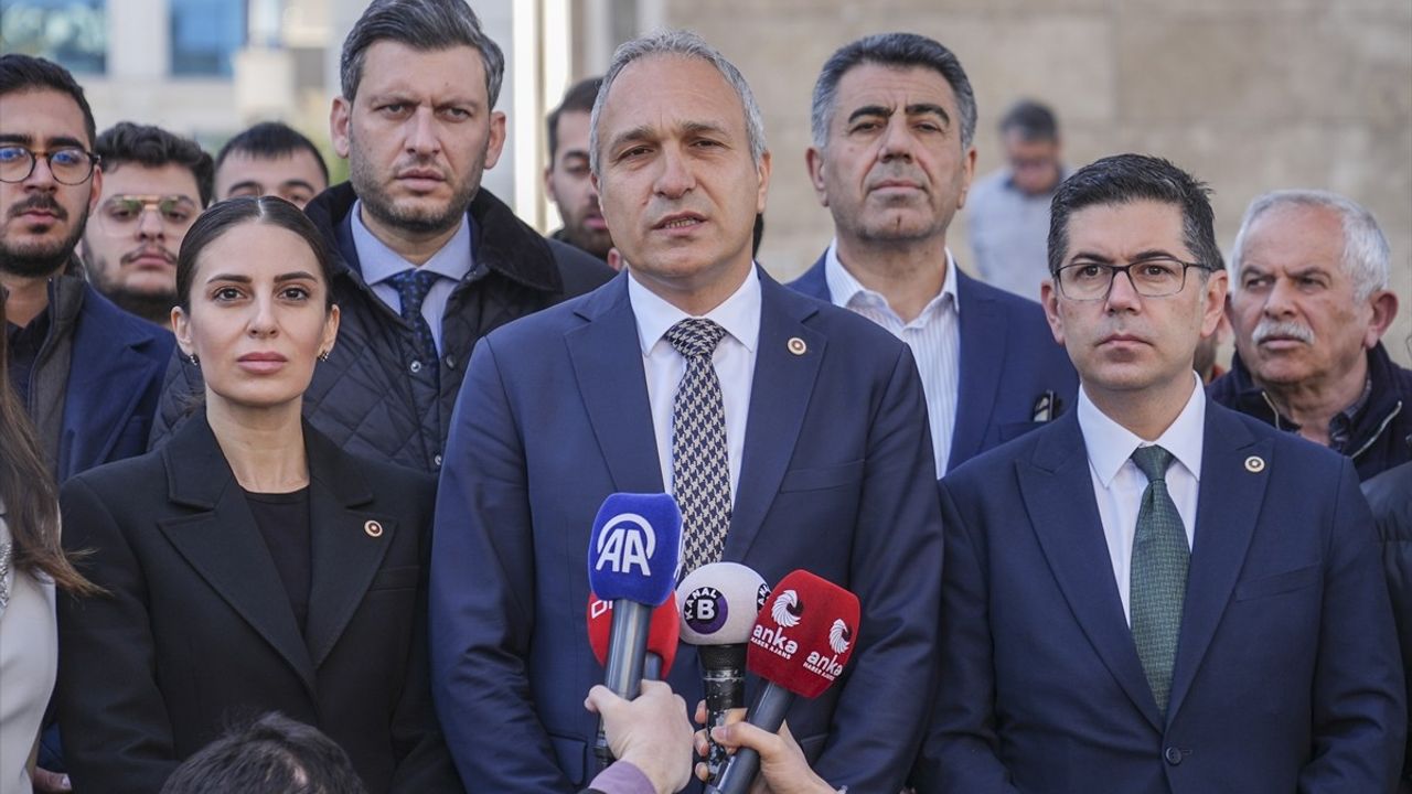 CHP, Proje Okullarındaki Öğretmen Atamalarının İptali İçin Mahkemeye Başvurdu