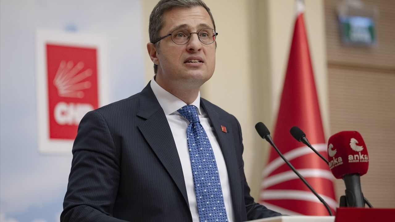 CHP Sözcüsü Deniz Yücel: 'Yargı Darbesine Karşı Eylemlilik İçerisindeyiz'