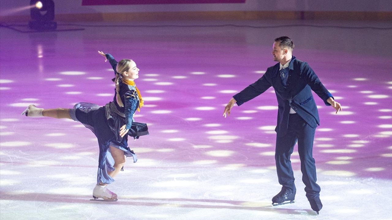 Cinderella on Ice Gösterisi İstanbul'da Sanatseverlerle Buluşuyor
