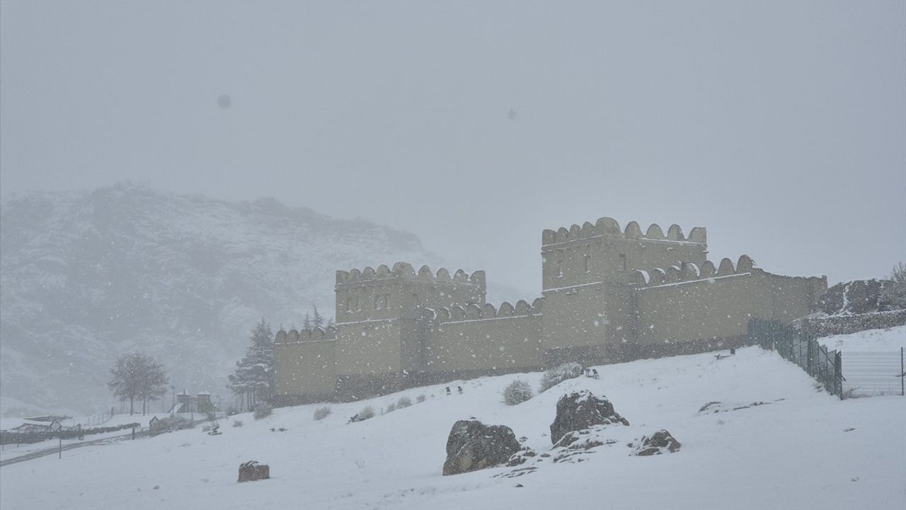 Çorum'da Kar Yağışı Etkisini Artırdı