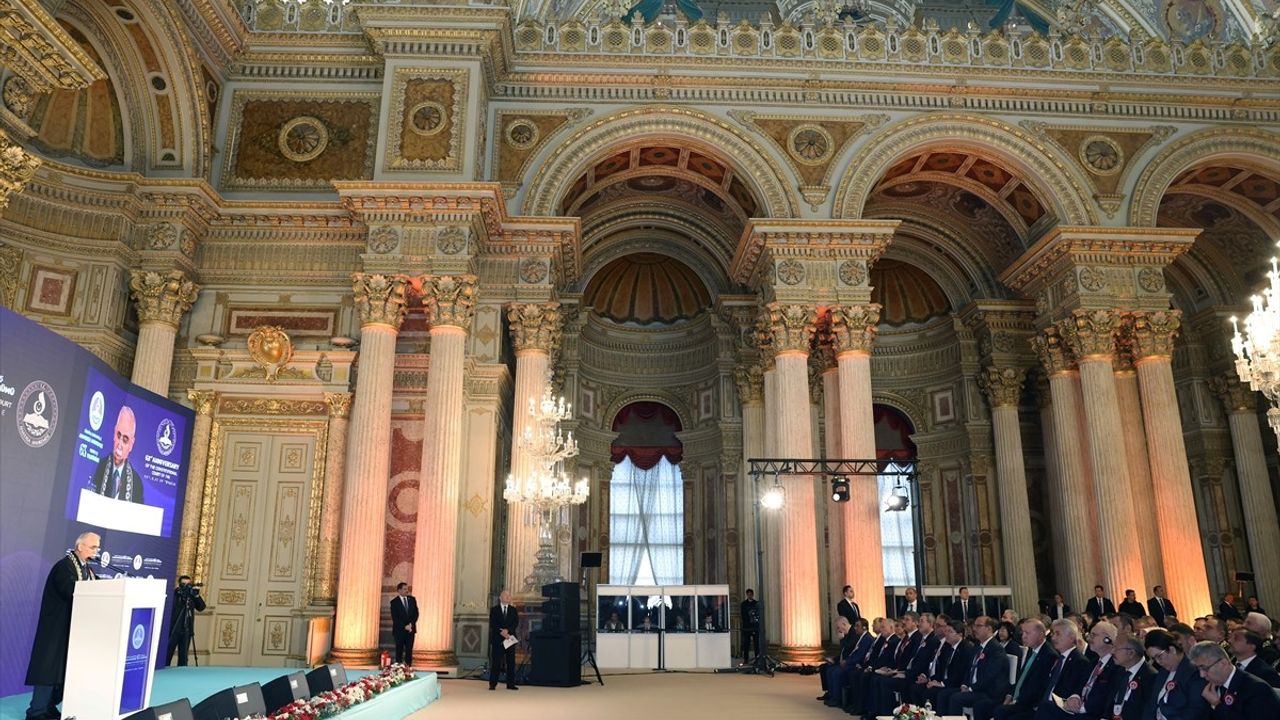 Cumhurbaşkanı Erdoğan, Anayasa Mahkemesi Başkanı Kadir Özkaya'yı Kabul Etti