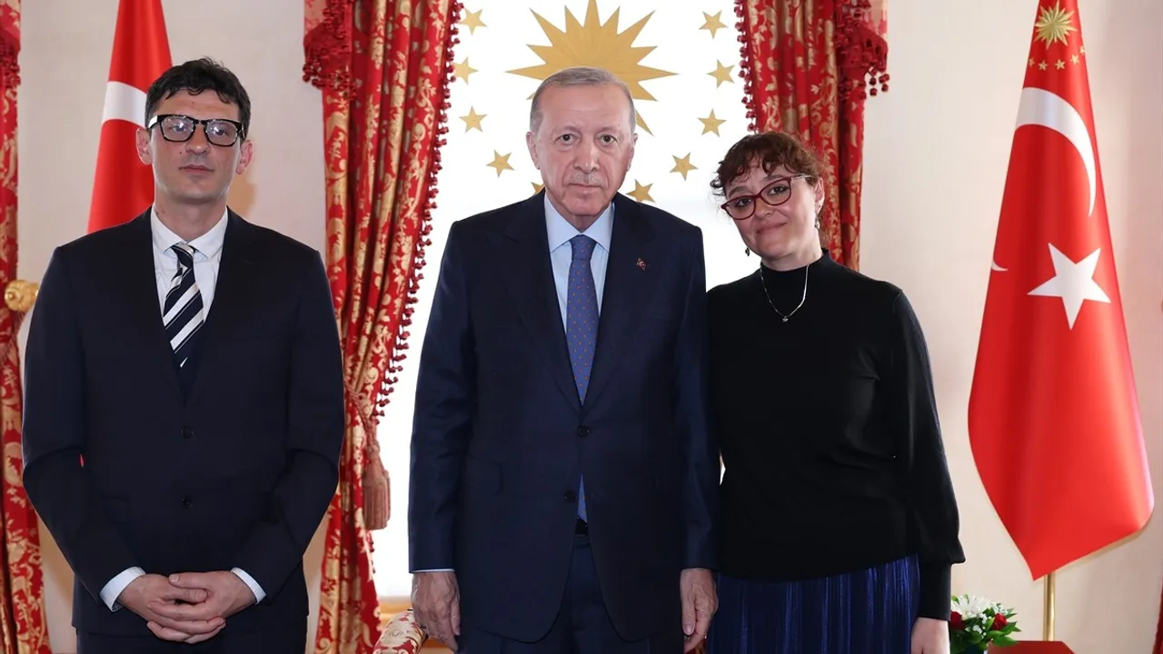 Cumhurbaşkanı Erdoğan, Kadıköy'deki Bıçaklı Saldırıda Hayatını Kaybeden Çocuğun Ailesini Kabul Etti