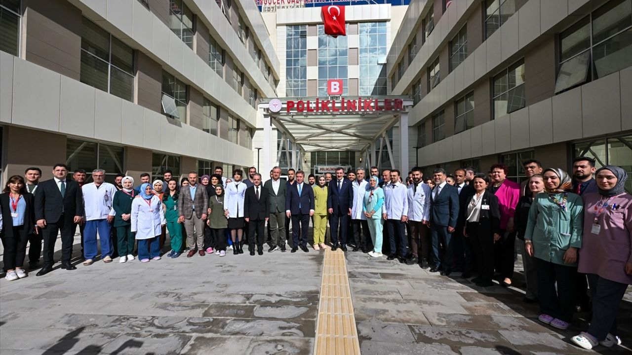 Cumhurbaşkanı Yardımcısı Cevdet Yılmaz, Erzincan'da Ziyaretler Gerçekleştirdi