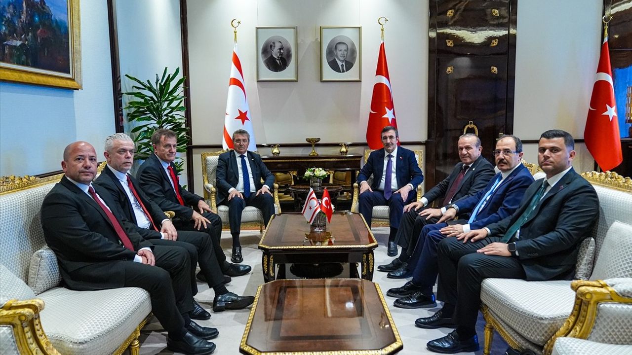 Cumhurbaşkanı Yardımcısı Yılmaz, KKTC Başbakanı Üstel ile Yatırım ve İstihdam Üzerine Görüştü