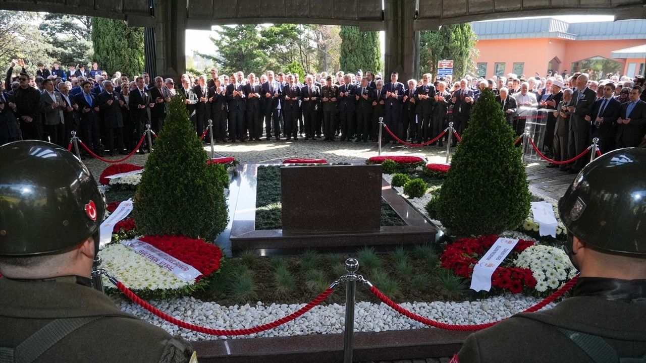 Cumhurbaşkanı Yardımcısı Yılmaz, Turgut Özal'ı Anma Programına Katıldı