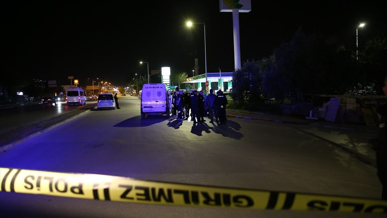 Denizli'de Çöp Konteynerinde Yeni Doğmuş Bebek Cesedi Bulundu