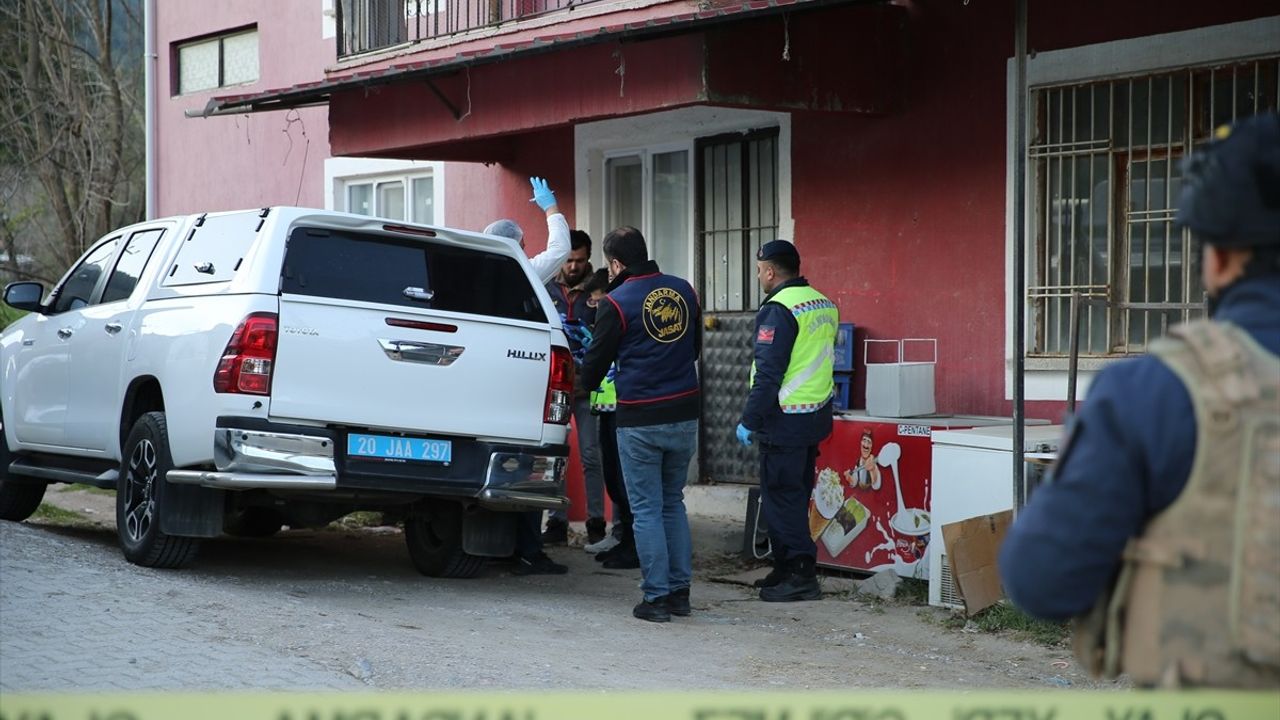 Denizli'de Kardeşi ve Yengesini Tüfekle Öldüren Şüpheli Yakalandı