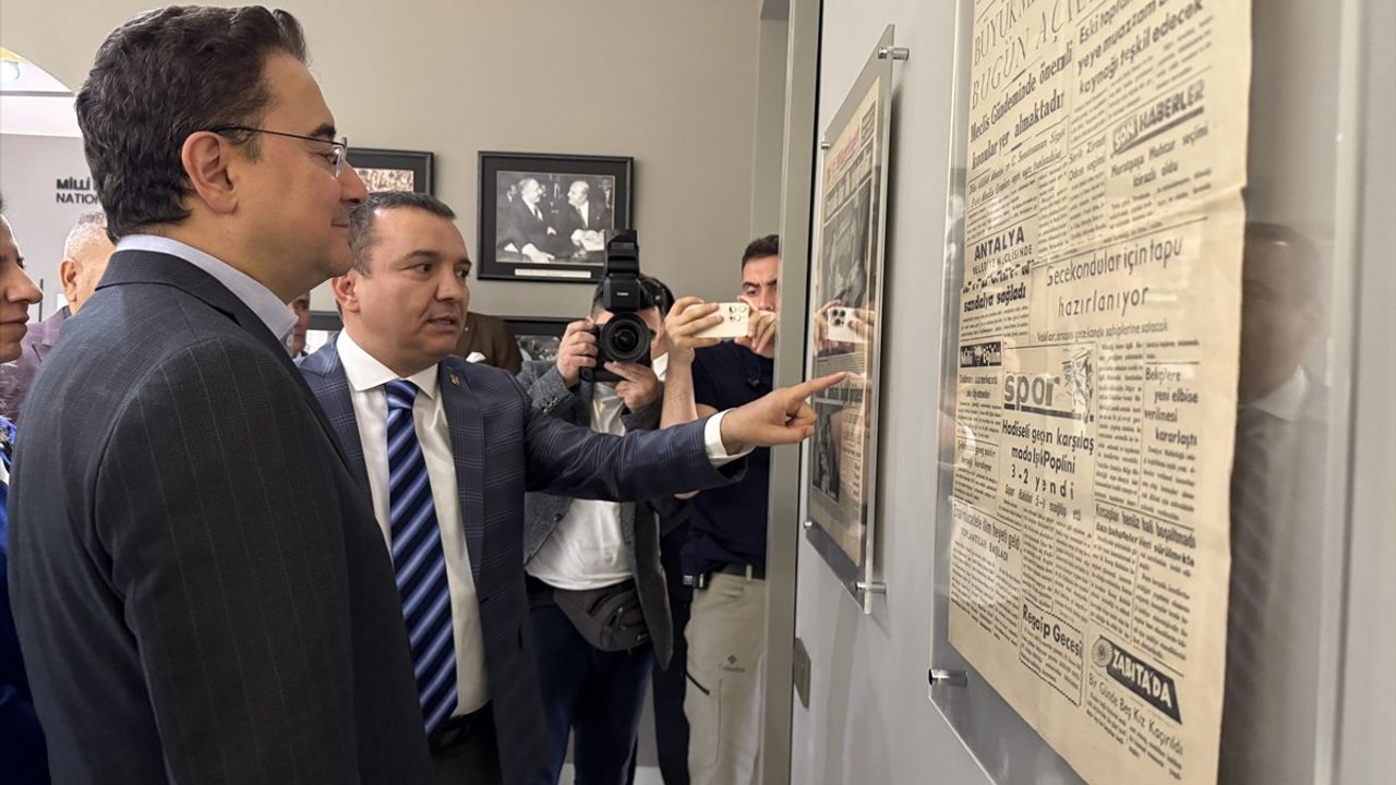 DEVA Partisi Genel Başkanı Ali Babacan, Antalya Gazeteciler Cemiyetini Ziyaret Etti