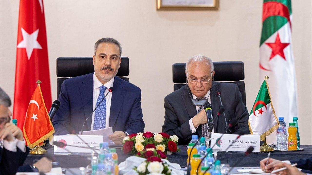Dışişleri Bakanı Hakan Fidan, Cezayirli Mevkidaşı ile Görüştü