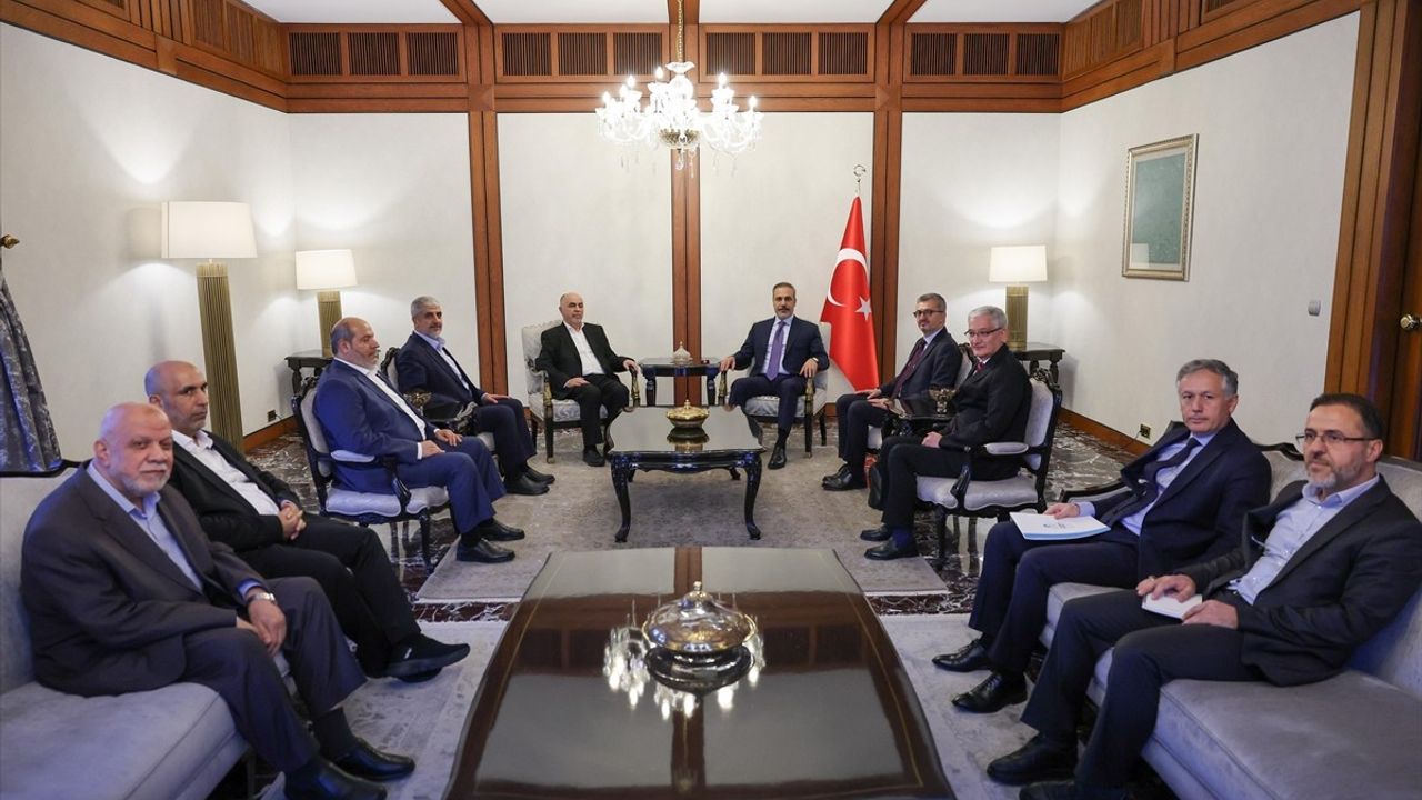 Dışişleri Bakanı Hakan Fidan, Hamas Şura Meclisi Başkanı ile Görüşme Gerçekleştirdi