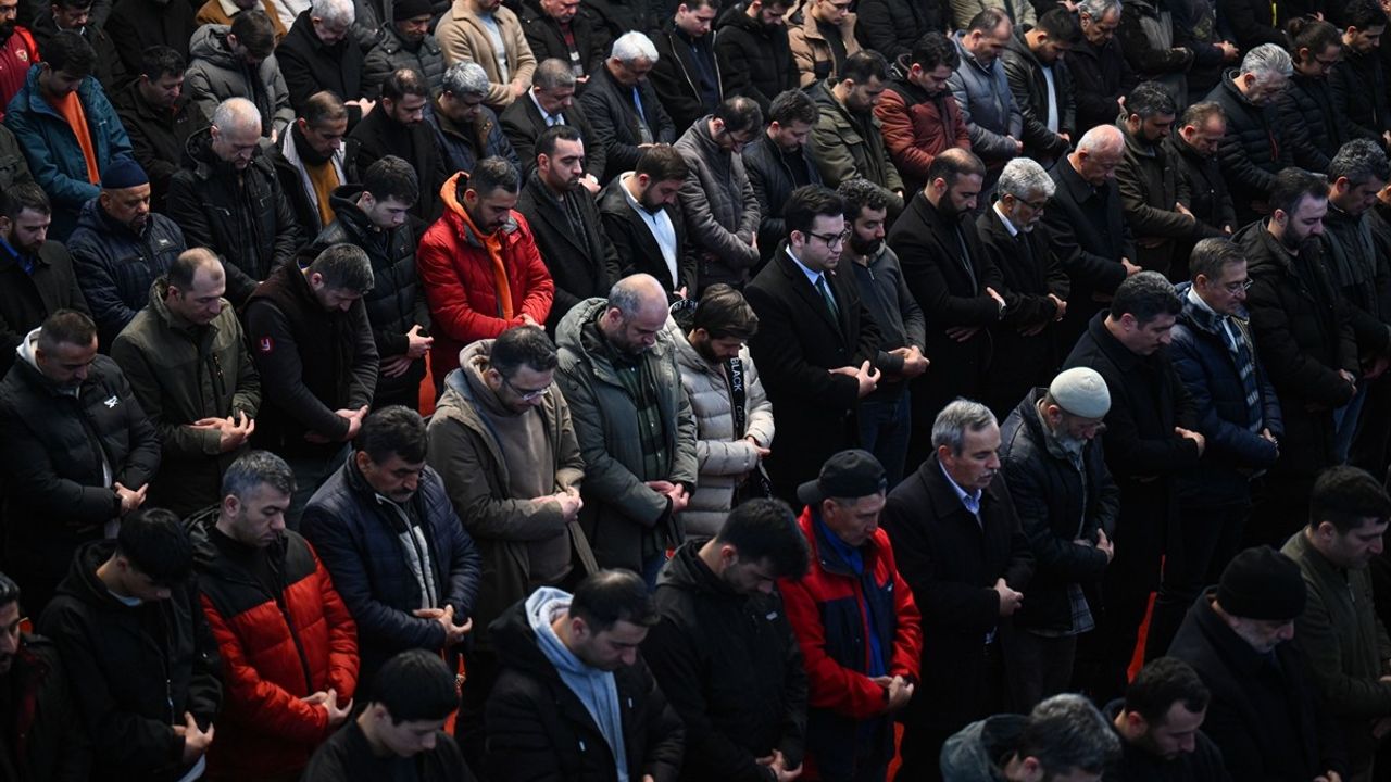 Diyanet İşleri Başkanı Erbaş, Gazze'ye Yönelik Saldırılara Dikkat Çekti