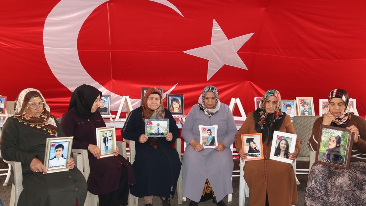 Diyarbakır Anneleri Evlat Nöbetini Sürdürüyor