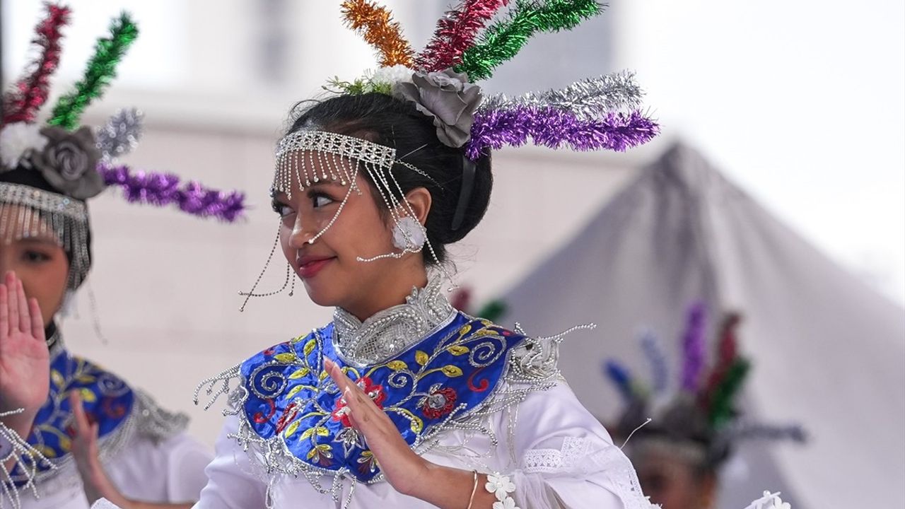 Dünya Çocukları 23 Nisan Çocuk Şenliği İçin Başkent Millet Bahçesi'nde Bir Araya Geldi