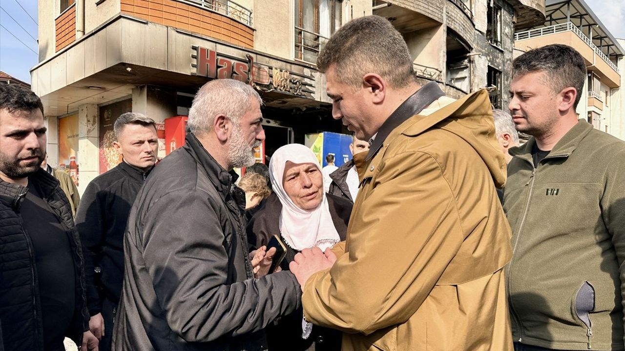 Düzce'de Yangın: 2 Katlı Apartman Kullanılamaz Hale Geldi