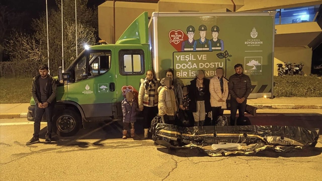 Edirne'de 8 Düzensiz Göçmen Yakalandı: Sürücü Gözaltına Alındı