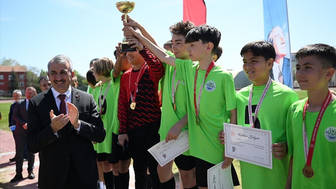 Edirne'deki 'Okuldan Spora' ve 'Mahalle Ligi' Projeleri Akademik Başarıyı Artırıyor