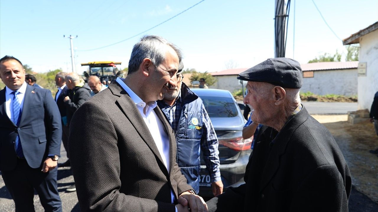 Edirne Valisi Yunus Sezer, Köy Yollarında Sıcak Asfalt Çalışmalarını İnceledi